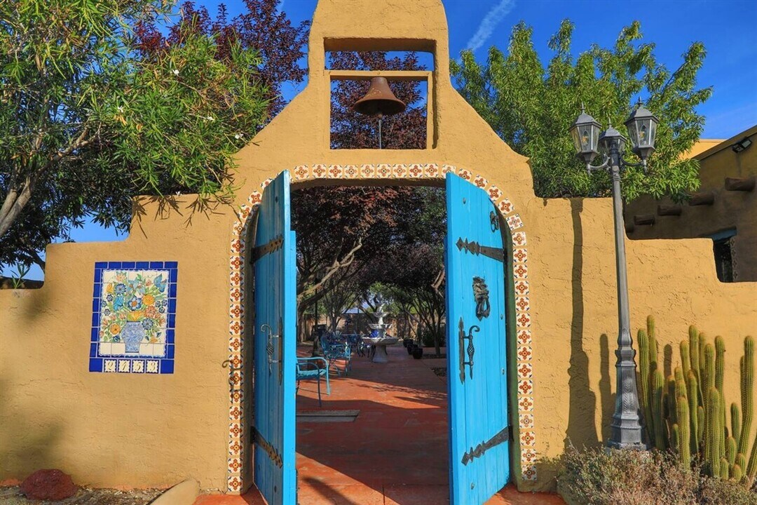 2453 El Camino Real in Atascadero, CA - Building Photo