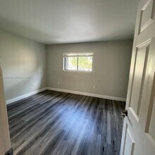 301 Palm Cir E in Pembroke Pines, FL - Building Photo - Building Photo