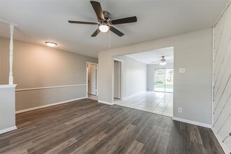 7015 Pine Vista Ln in Houston, TX - Building Photo - Building Photo