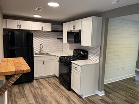 132 Main St in Phoenixville, PA - Building Photo