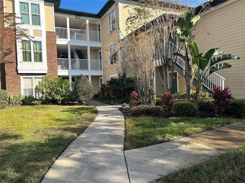 4107 Chatham Oak Ct, Unit 317 in Tampa, FL - Building Photo