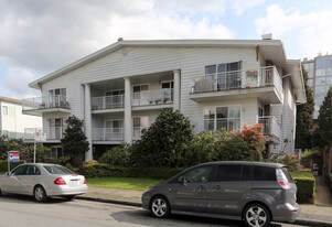 Landmark Villa in Vancouver, BC - Building Photo