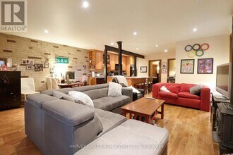 152 Hilton Ave in Toronto, ON - Building Photo - Building Photo