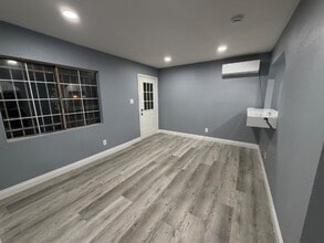 219 E 76th St in Los Angeles, CA - Building Photo - Building Photo