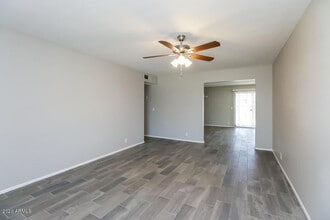 4924 W Villa Rita Dr in Glendale, AZ - Building Photo - Building Photo