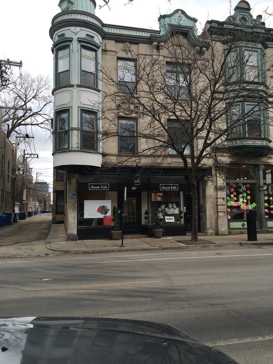917 W Armitage Ave in Chicago, IL - Building Photo