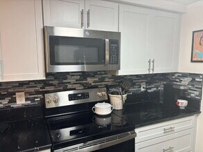 1738 Caribbean Cir in Venice, FL - Building Photo - Building Photo