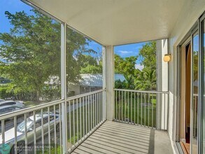 3000 Riverside Dr in Coral Springs, FL - Building Photo - Building Photo