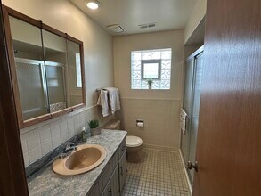 6857 N Overhill Ave in Chicago, IL - Building Photo - Building Photo