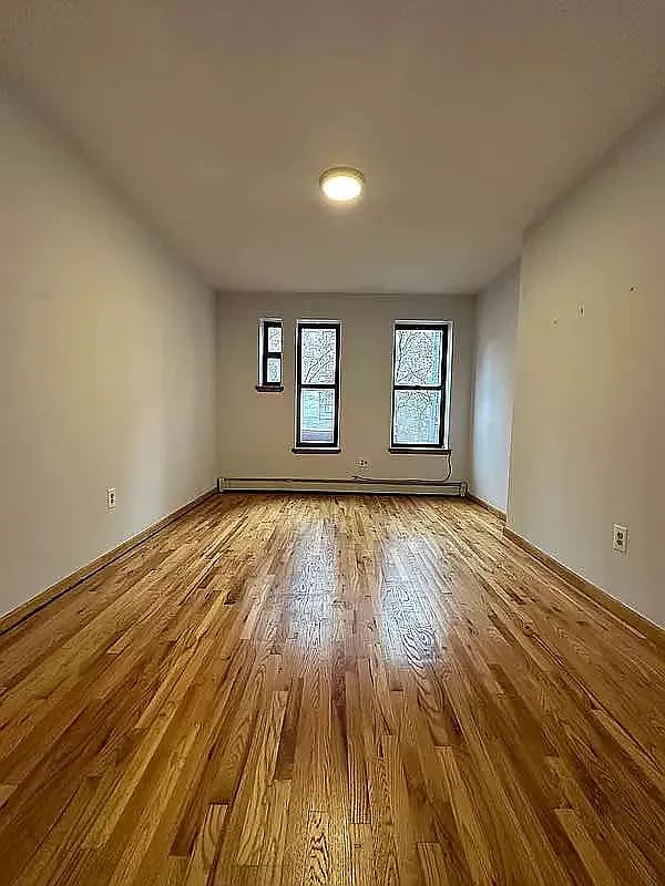 364 W 45th St in New York, NY - Building Photo - Building Photo