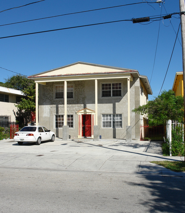 71 NE 59th St in Miami, FL - Foto de edificio