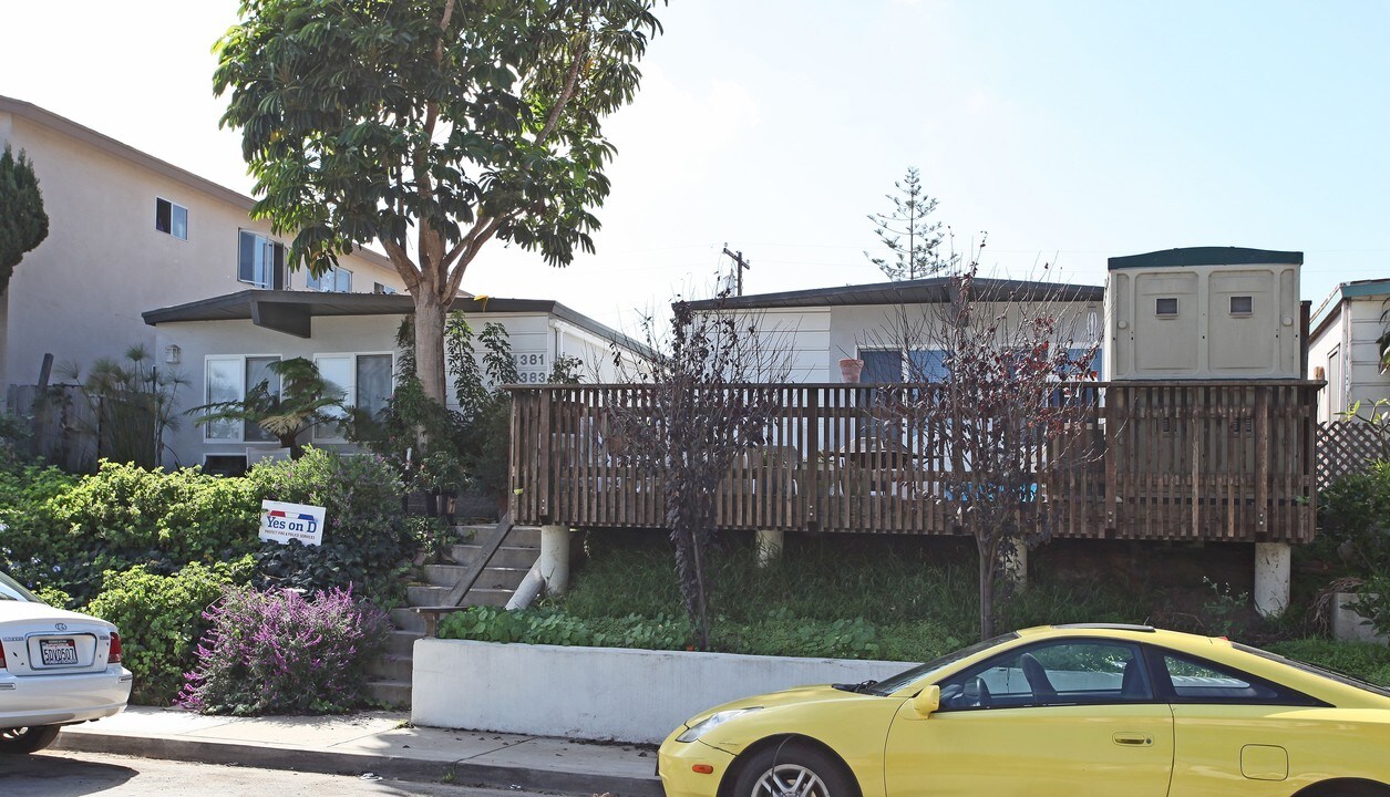 4381-4387 Mentone St in San Diego, CA - Building Photo