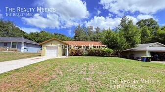 104 E Osceola St in Minneola, FL - Building Photo