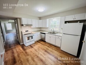 103 Lexington Dr in Williamsburg, VA - Building Photo - Building Photo