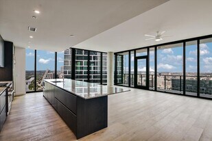610 Davis St, Unit 4404 in Austin, TX - Building Photo