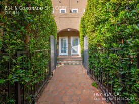 811 N Coronado St in Los Angeles, CA - Building Photo