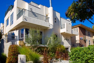 627 N Sweetzer Ave in West Hollywood, CA - Building Photo - Building Photo