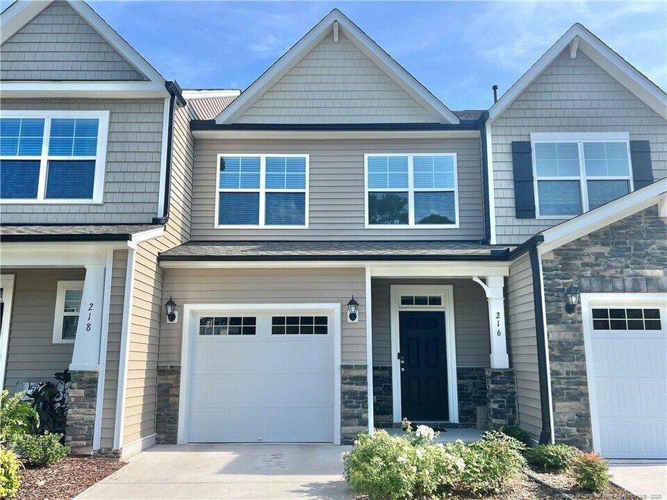 1206 Oakchest Ct in Durham, NC - Building Photo
