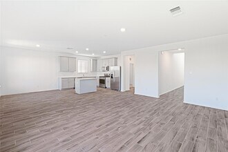 505 Benicia Cv, Unit 8EF-08EF-0E in Liberty Hill, TX - Building Photo - Building Photo