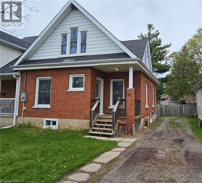 property at 18 Moscrip Rd
