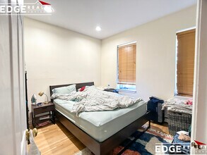 390 Riverway, Unit 19 in Boston, MA - Foto de edificio - Building Photo