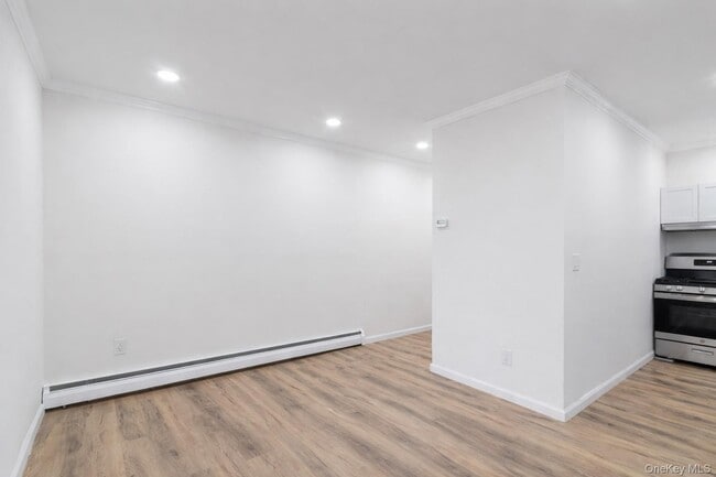 21-29 Audrey Ave in Oyster Bay, NY - Building Photo - Building Photo