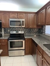 3400 Foxcroft Rd-Unit -307 in Miramar, FL - Building Photo - Building Photo