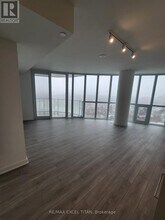 1 Fairview Rd E in Mississauga, ON - Building Photo - Building Photo