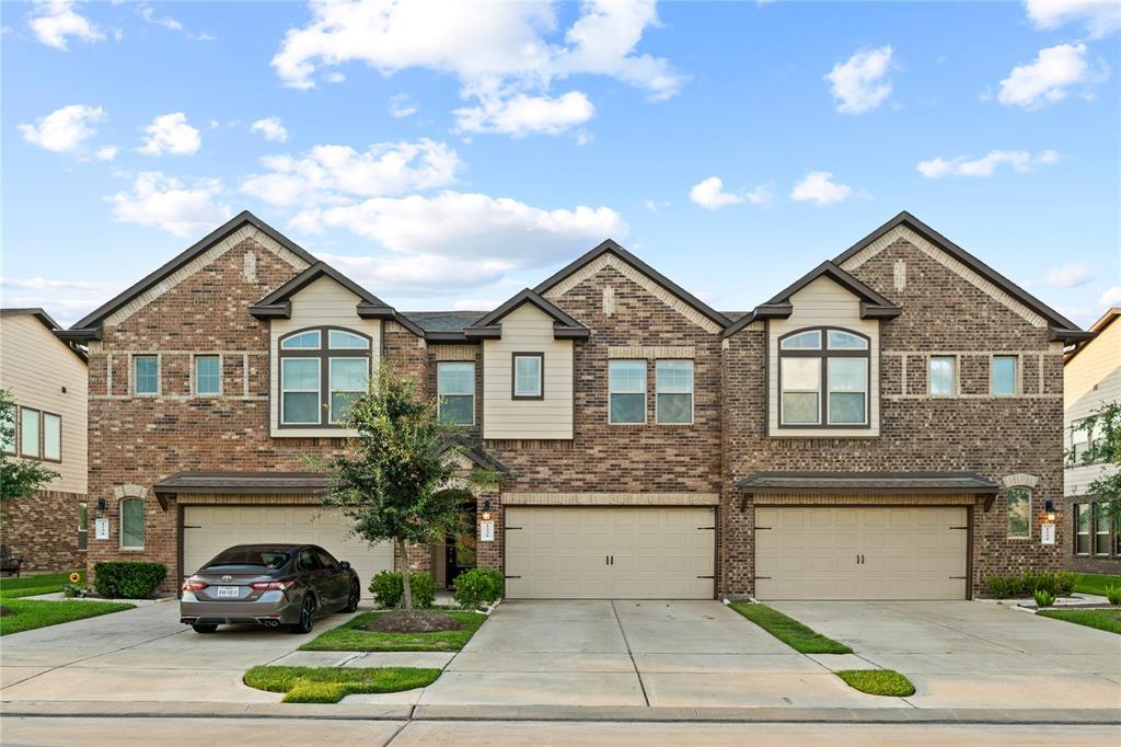 1236 Willow Plains Ln in Rosenberg, TX - Building Photo