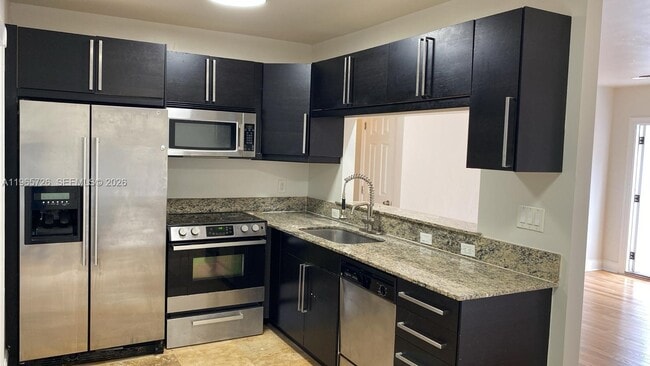 713 SW 10th St in Fort Lauderdale, FL - Building Photo - Building Photo