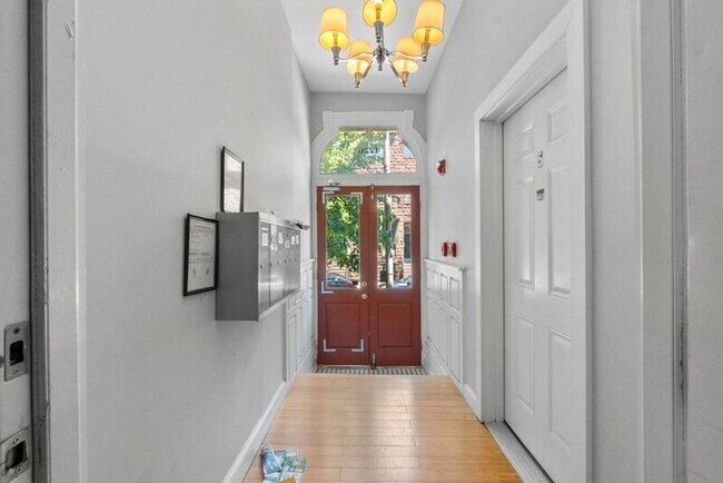 1226 N Calvert St in Baltimore, MD - Building Photo - Building Photo