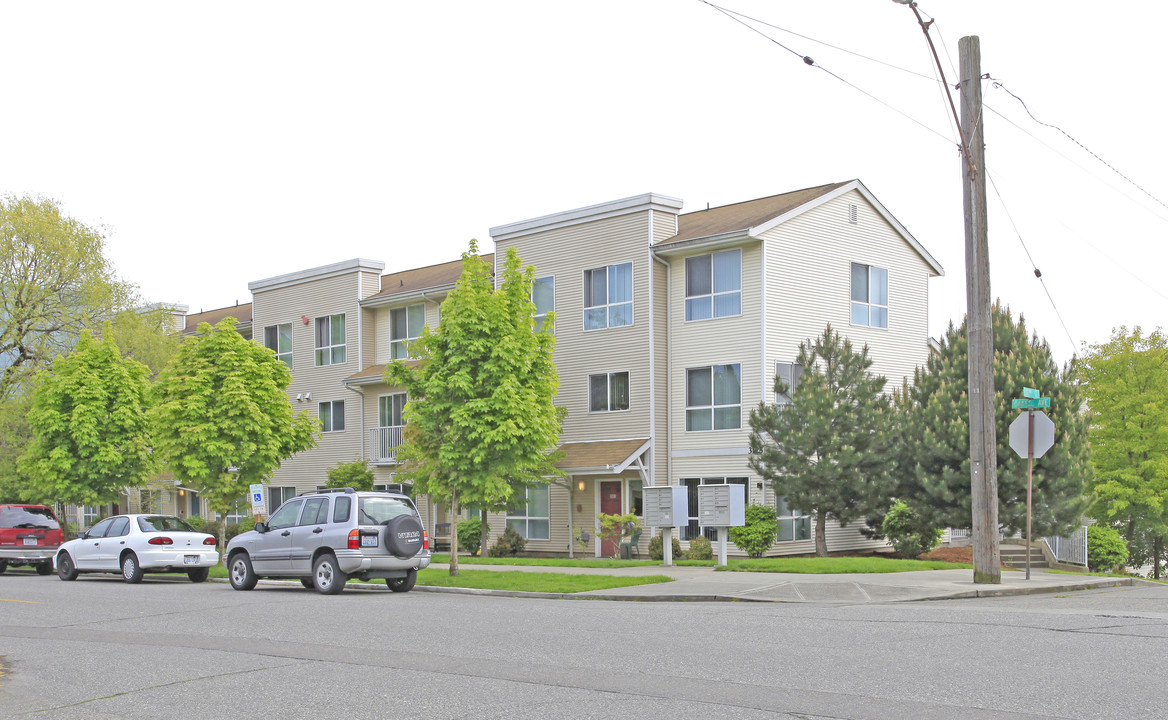 Housing Hope Oakes Commons in Everett, WA - Building Photo