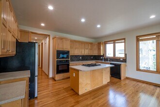 5436 Hunter Dr in Windsor, CO - Building Photo - Building Photo