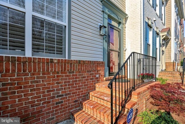 124 Golden Ash Way in Gaithersburg, MD - Building Photo - Building Photo