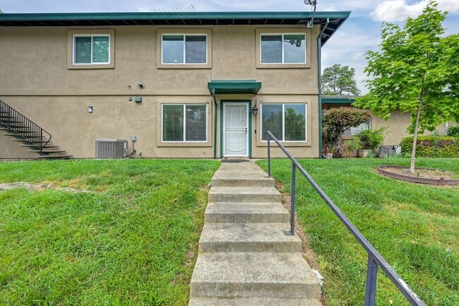 3681 Galena Dr in Auburn, CA - Building Photo - Building Photo