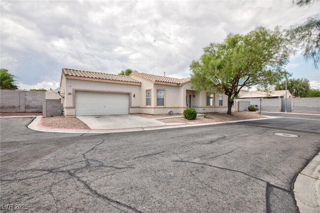 7809 Idle Spring Ct in Las Vegas, NV - Building Photo - Building Photo