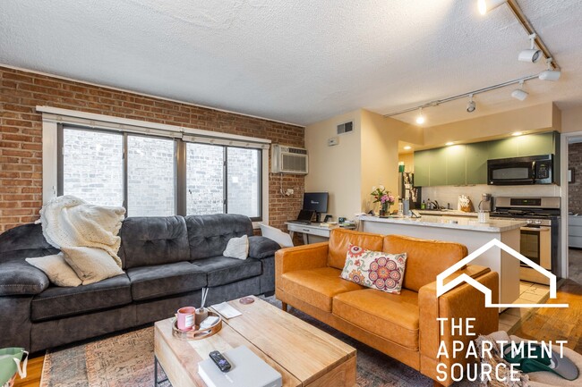 715 W Diversey Pky, Unit 1A in Chicago, IL - Building Photo - Building Photo