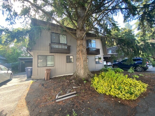 property at 1318 S Hawthorne Pl