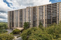 Place One Condominium in Alexandria, VA - Building Photo - Building Photo