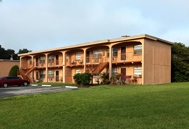 Lakeview & Springhaven Apartments in Orlando, FL - Foto de edificio - Building Photo