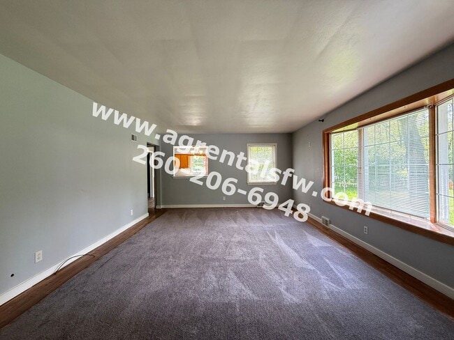 4660 Taylor St in Fort Wayne, IN - Foto de edificio - Building Photo