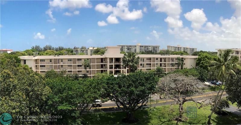 2850 N Palm Aire Dr in Pompano Beach, FL - Building Photo