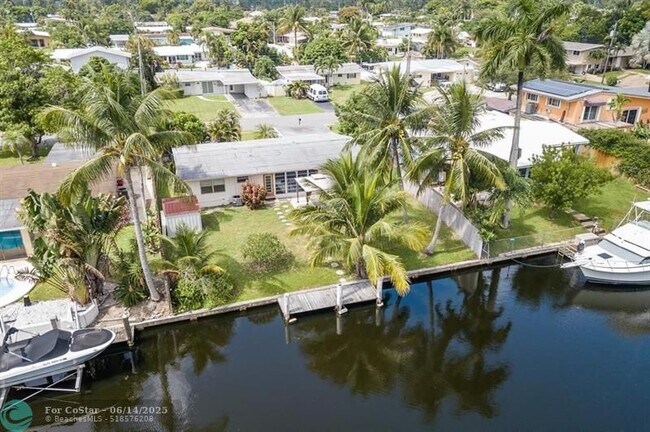 2548 Key Largo Ln in Fort Lauderdale, FL - Building Photo - Building Photo