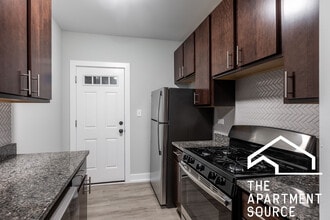 703 W Brompton Ave, Unit 11 in Chicago, IL - Building Photo - Building Photo