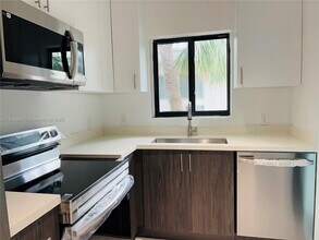 1155 102nd St in Bay Harbor Islands, FL - Building Photo - Building Photo