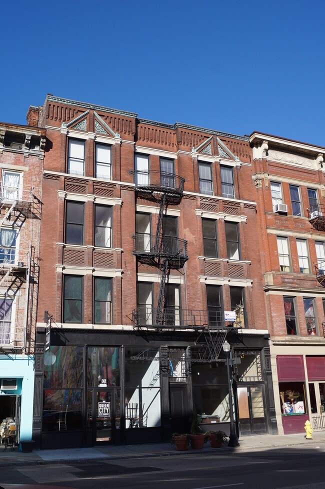 30 West Court Street, Unit 204