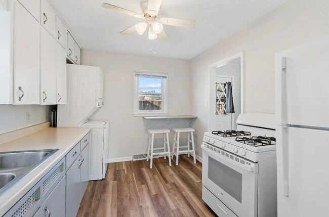 property at 1535 Huntington Rd