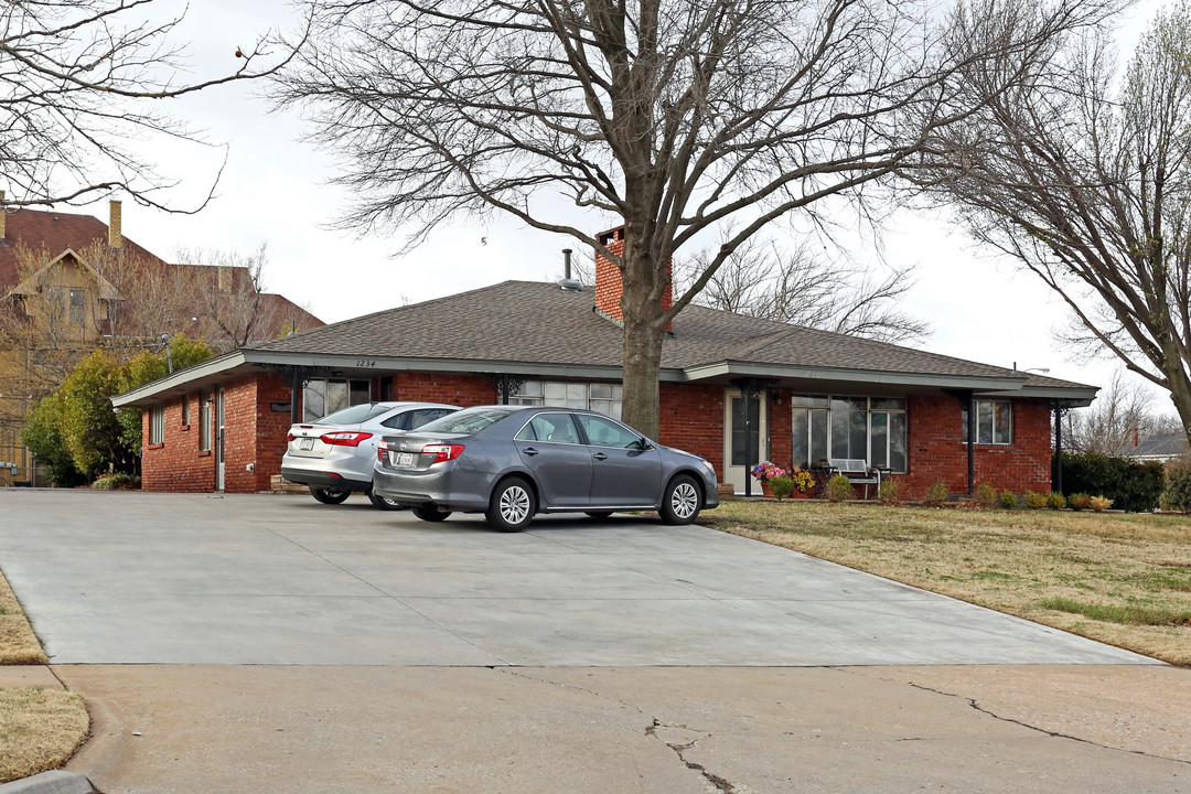 3922 N Classen Blvd in Oklahoma City, OK - Building Photo