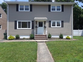 103 Prospect Ave, Unit #1 DOWNSTAIRS in Edison, NJ - Building Photo