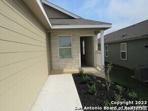10102 Ana Hts in San Antonio, TX - Building Photo - Building Photo